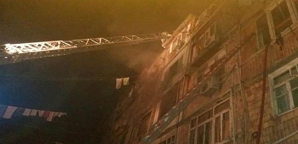 Yataqxanadakı yanğında 5 polis tüstüdən zəhərlənib