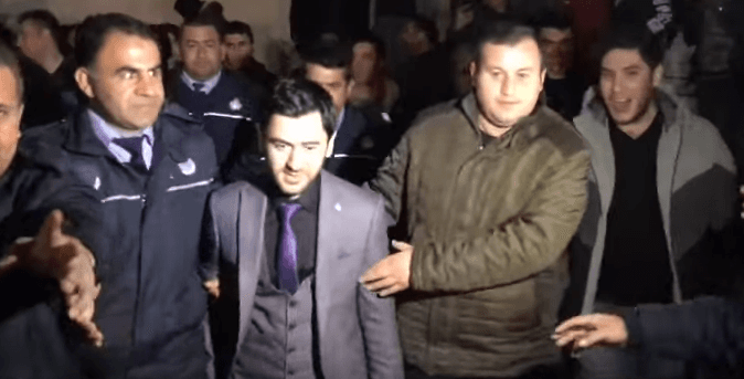 Türkiyədə Üzeyir Mehdizadə İZDİHAMI: Səhnəyə cangüdənlə çıxdı - VİDEO