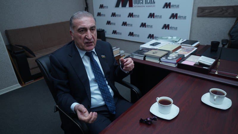 Ekspertlər deputatı yalançılıqda suçladılar :<font color=\"red\">\"Adam hələ də bilmir ki, 700 ballıq sistem ləğv edilib\"</font>