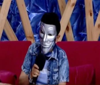 "Mən həm oğlanam, həm qızam" - Azərbaycanda efirdə ŞOK AÇIQLAMA - FOTO