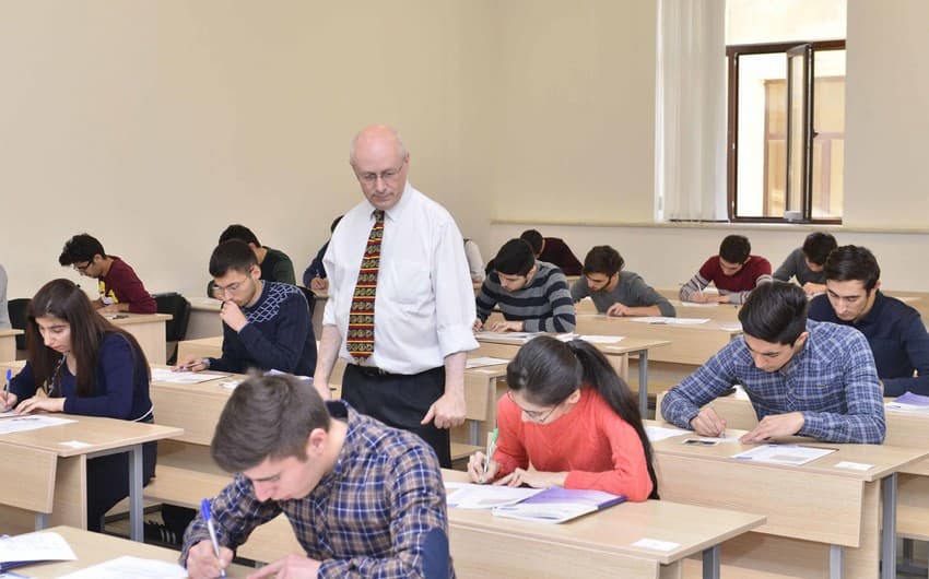 I kurs tələbələri üçün ilk 15 gün təhsil müəssisəsi ilə tanışlıq olacaq