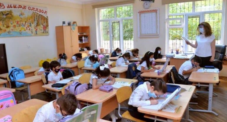 Daha bir məktəb koronavirusa görə bağlandı