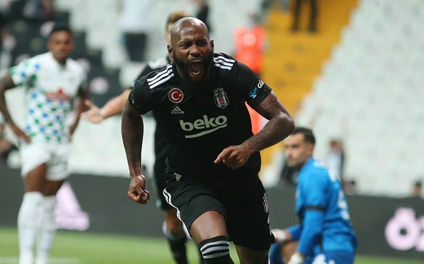 \"Beşiktaş\"ın aparıcı futbolçusu 3 ay oynamayacaq