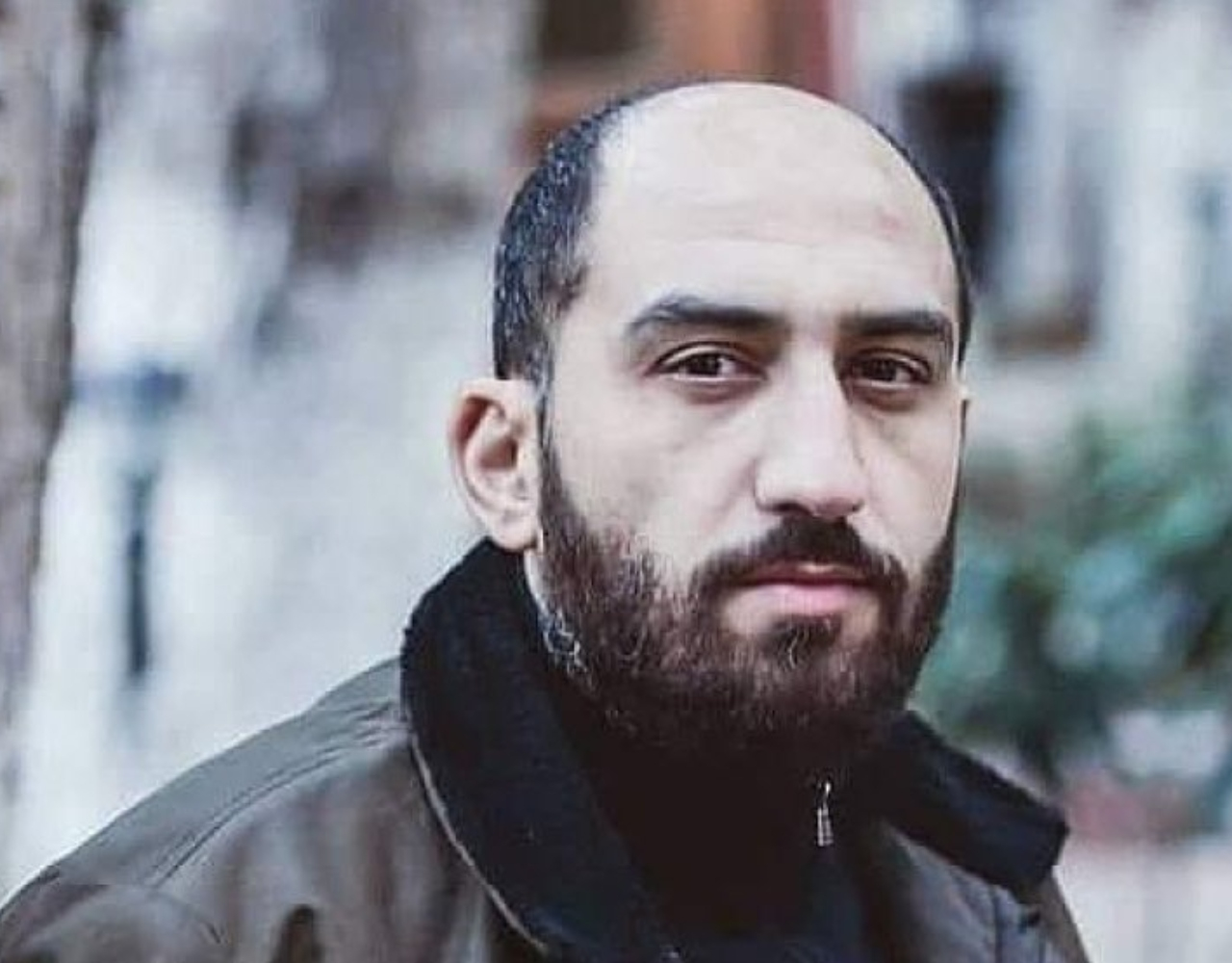 Vüqar Biləcəridən danışıb ağladı: \"Atam öləndə o qədər ağlamamışdım\" - VİDEO