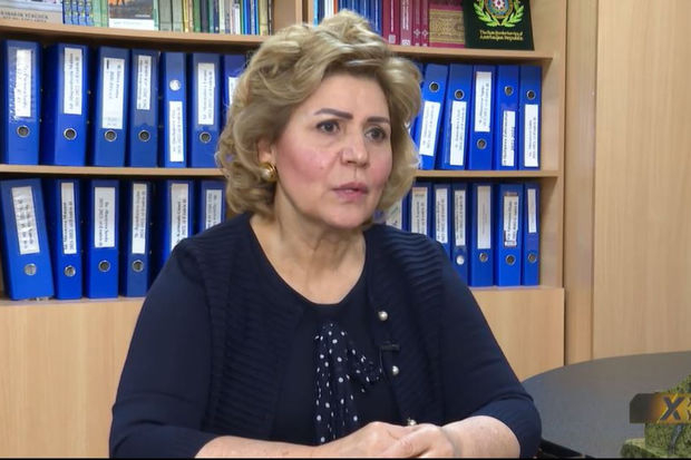 Şagirdləri döyən direktor danışdı: “Bu bir ana tənbehi idi” - VİDEO