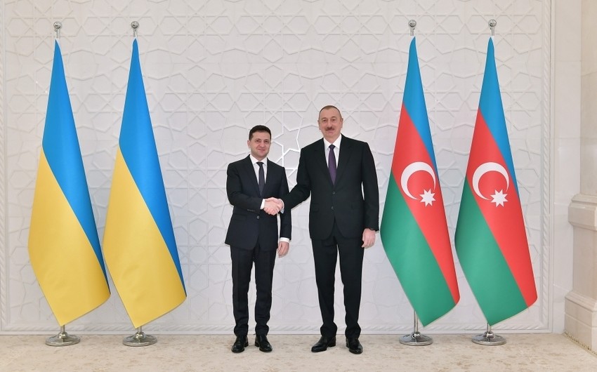 İlham Əliyev Zelenskiyə zəng etdi