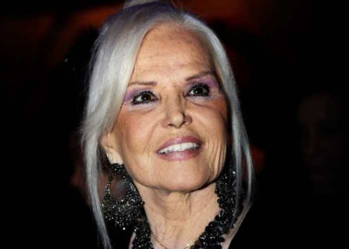 Məşhur aktrisanın bir gözü kor oldu - FOTO