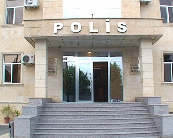 Azərbaycanda dəhşətli hadisə: <font color=\"red\">Polis şöbəsində özünü DOĞRADI</font>