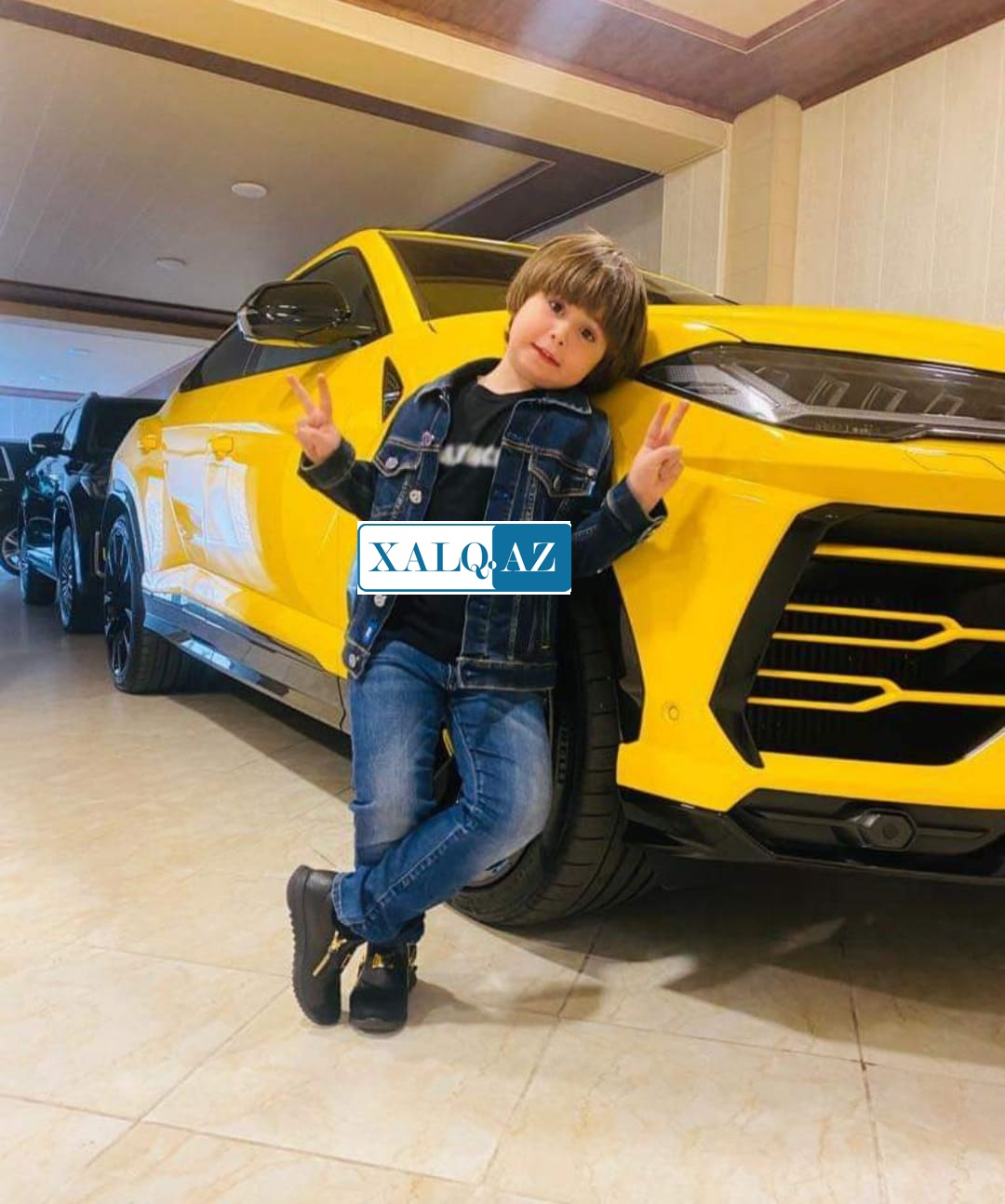 Elmar Vəliyev nəvəsi üçün Dubaydan “Lombarghini Urus” gətizdirdi - FOTOLAR