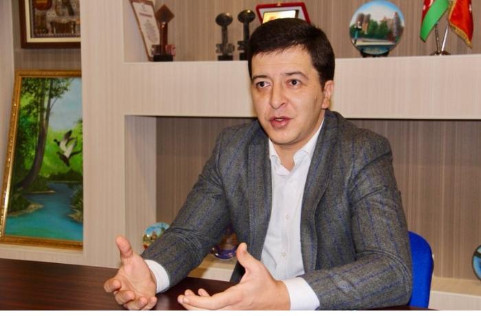 \"Öz partiyasının adında 40 hərf var\" - Elşən Musayev cavabını aldı