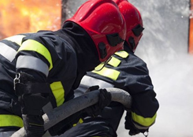 Qəbələdə ev yandı