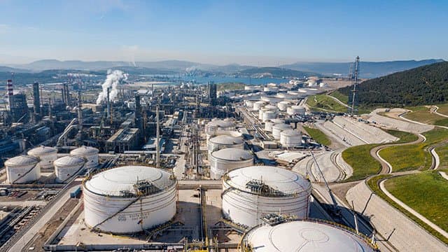 “SOCAR Türkiyəyə 18 milyard dollar sərmayə qoyub” – <span style=\"color: #ff0000;\"><strong>“Bloomberg”</strong></span>