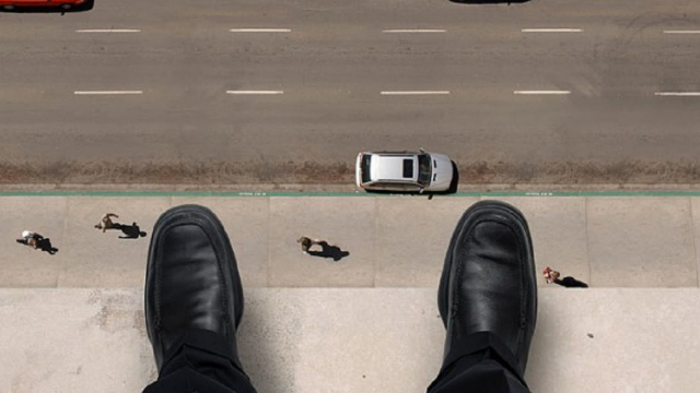 Bakıda intihara cəhd - VİDEO