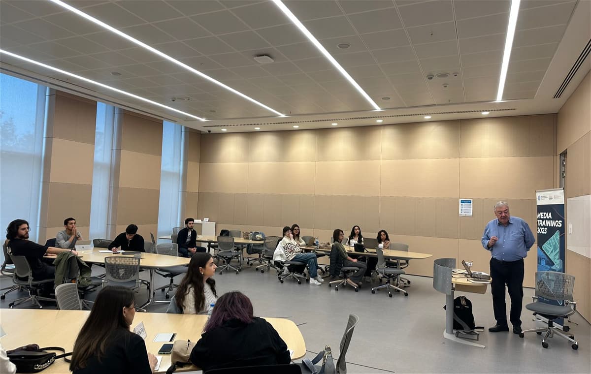 “Visiting Lecturer” layihəsi üzrə dərslərə başlandı - <span style=\"color: #ff0000;\">FOTO</span>