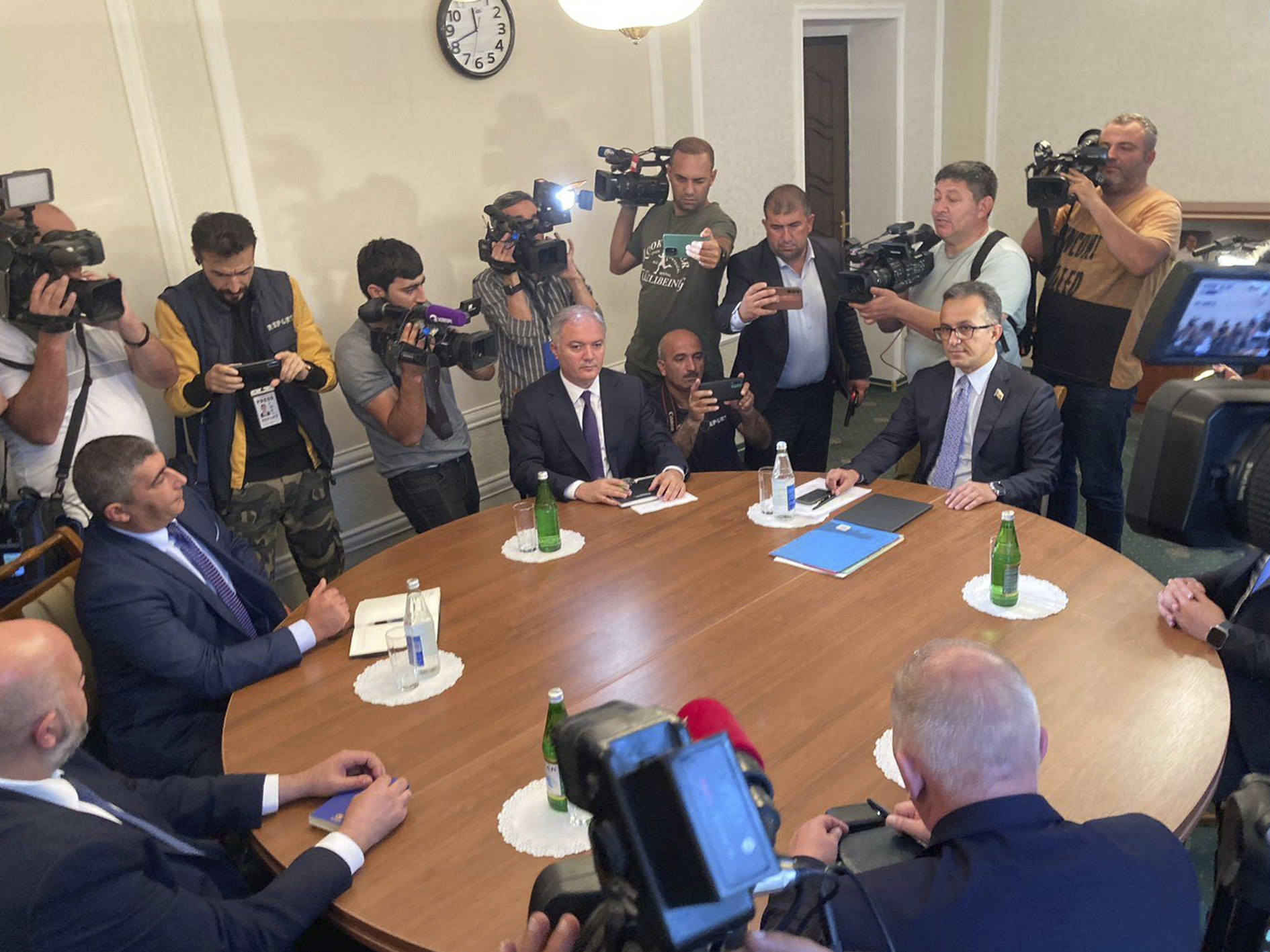 Qarabağın erməni icmasının nümayəndələri Yevlaxı tərk etdi - FOTO