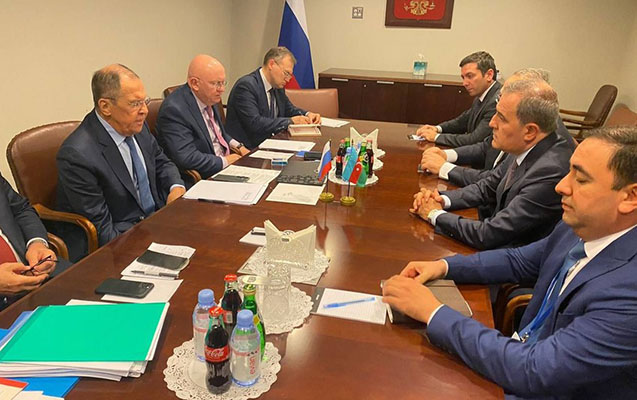 Bayramov və Lavrov arasında görüş başladı