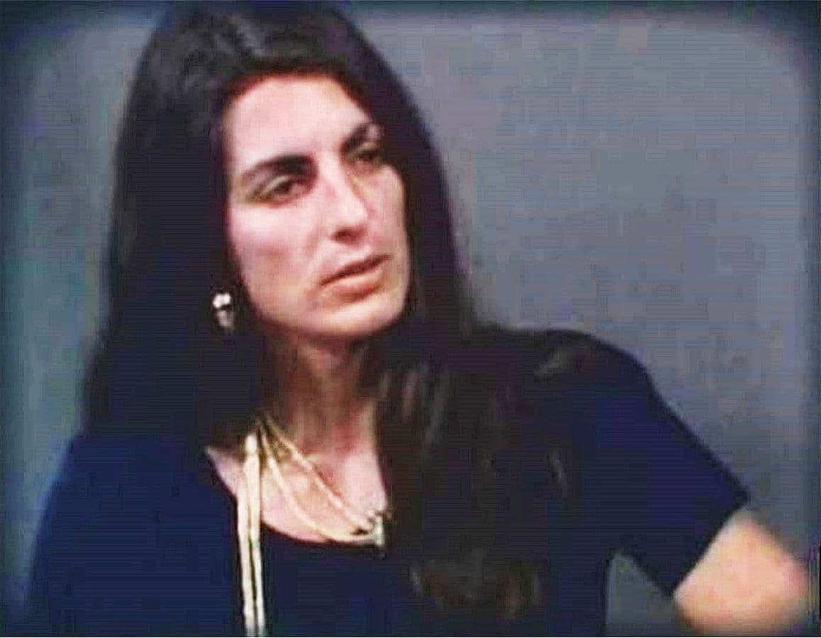 <span style=\"color: #ff0000;\">Dünyada ilk və tək</span> - Canlı yayımda intihar edən diktor