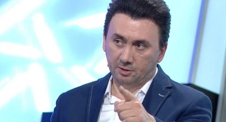 Aqşin “ByFateh”dəki davada qadının telefonunu qırıbmış...