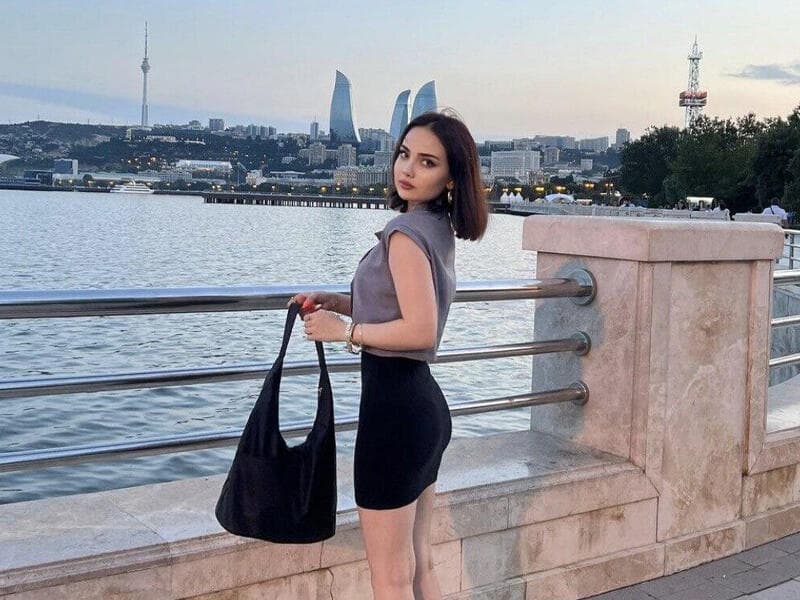 Tanınmış blogerin əri canlı yayımda AĞLADI: <span style="color: #ff0000;"><strong>"Günay mənə xəyanət edib..." - VİDEO</strong></span>