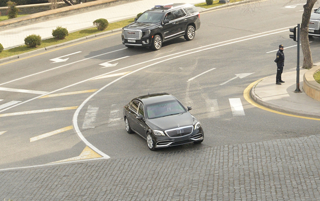 Prezident sükan arxasında - VİDEO