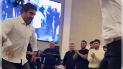 Rafael Ağayevin gündəm olan rəqs <span style=\"color: #ff0000;\">GÖRÜNTÜLƏRİ - VİDEO</span>