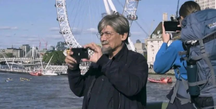 \"Bikini Qatili\" parikli və bığlı halda Londonda peyda oldu - FOTOLAR