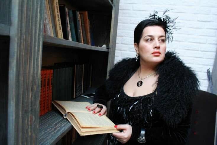 Elza Aygün Bəylərin mahnısını oxuyan bacısına <span style=\"color: #ff0000;\">ETİRAZ ETDİ - VİDEO</span>