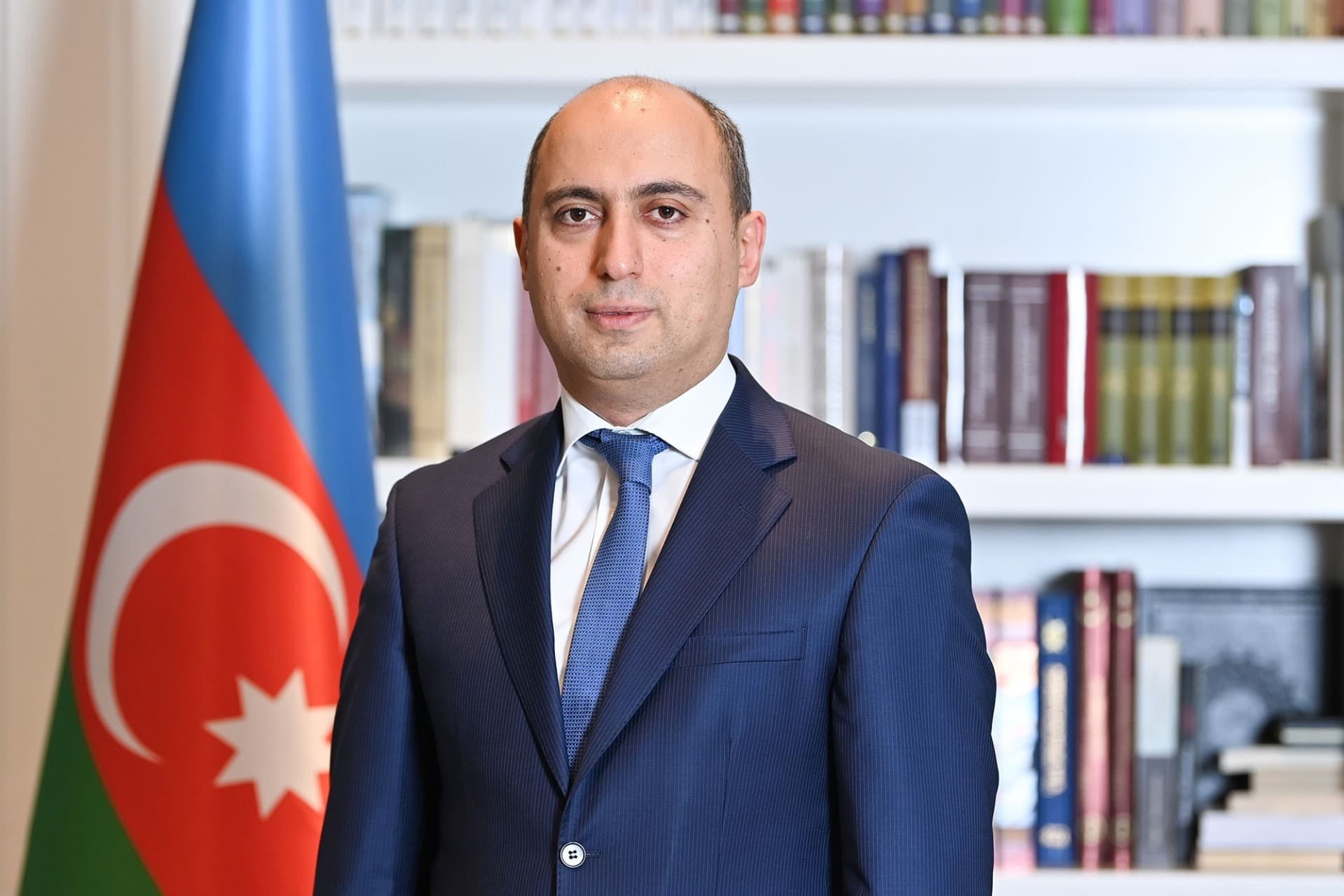 Emin Əmrullayev təbrik paylaşımı: <span style=\"color: #ff0000;\">“Azərbaycana zəfər yaraşır!”</span>