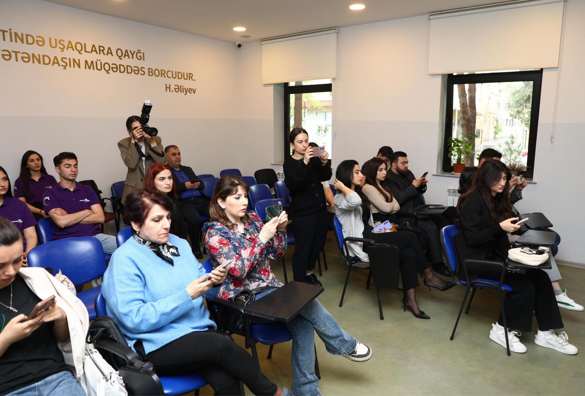 Media nümayəndələrinin iştirakı ilə autizmlə bağlı seminar keçirildi - <span style=\"color: #ff0000;\">FOTO</span>