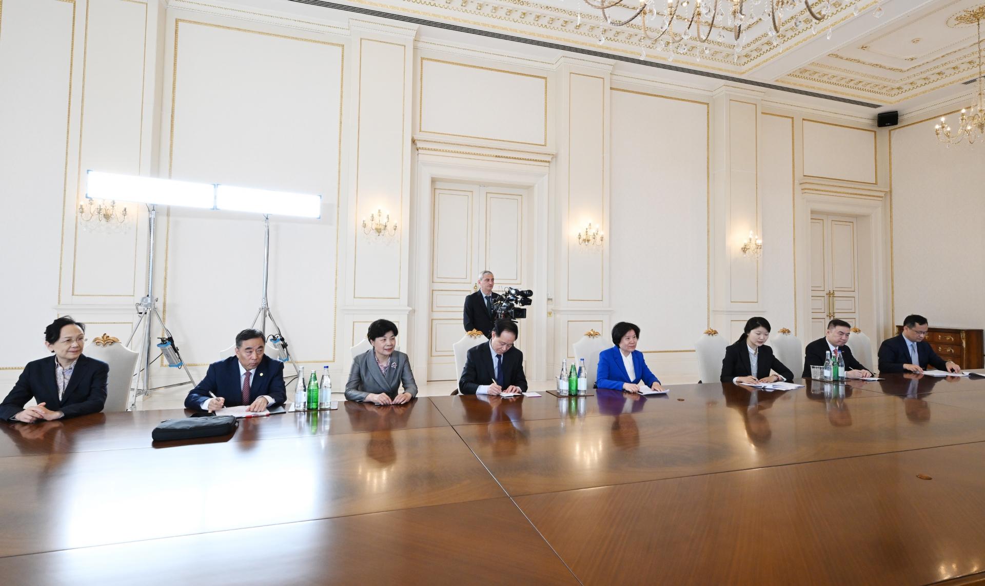 İlham Əliyev Şen Yueyueni QƏBUL ETDİ - YENİLƏNDİ