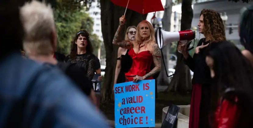 Sığorta, məzuniyyət, təqaüd: Dünyada ilk dəfə seks işçiləri üçün əmək məcəlləsi qəbul edildi