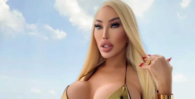 Qadın olmaq üçün 160-dan çox plastik əməliyyatlar etdirib