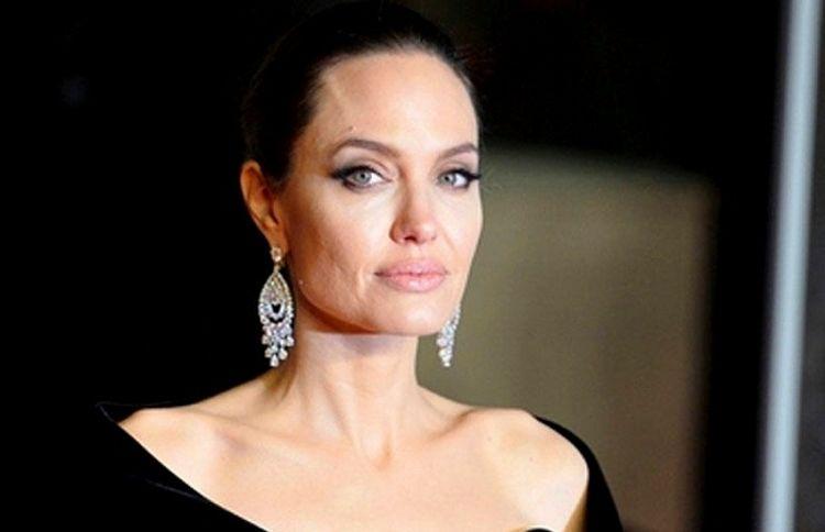 Bıçaq toplayır, qadınlarla eşq yaşayıb, intihara cəhd edib... - Ancelina Coli haqqında BİLMƏDİKLƏRİNİZ