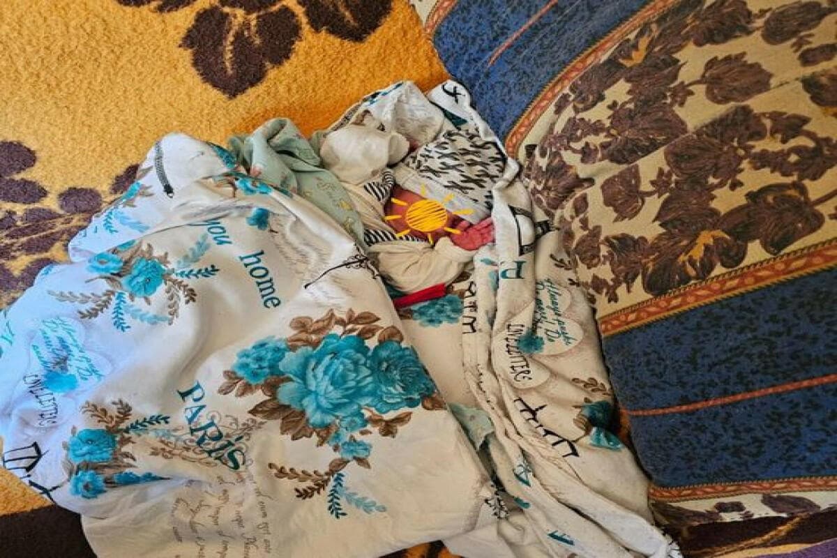 
Bakıda baxımsız qalan 15 günlük körpə xilas edildi