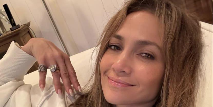 Cennifer Lopez makiyajsız fotosunu göstərib - FOTO