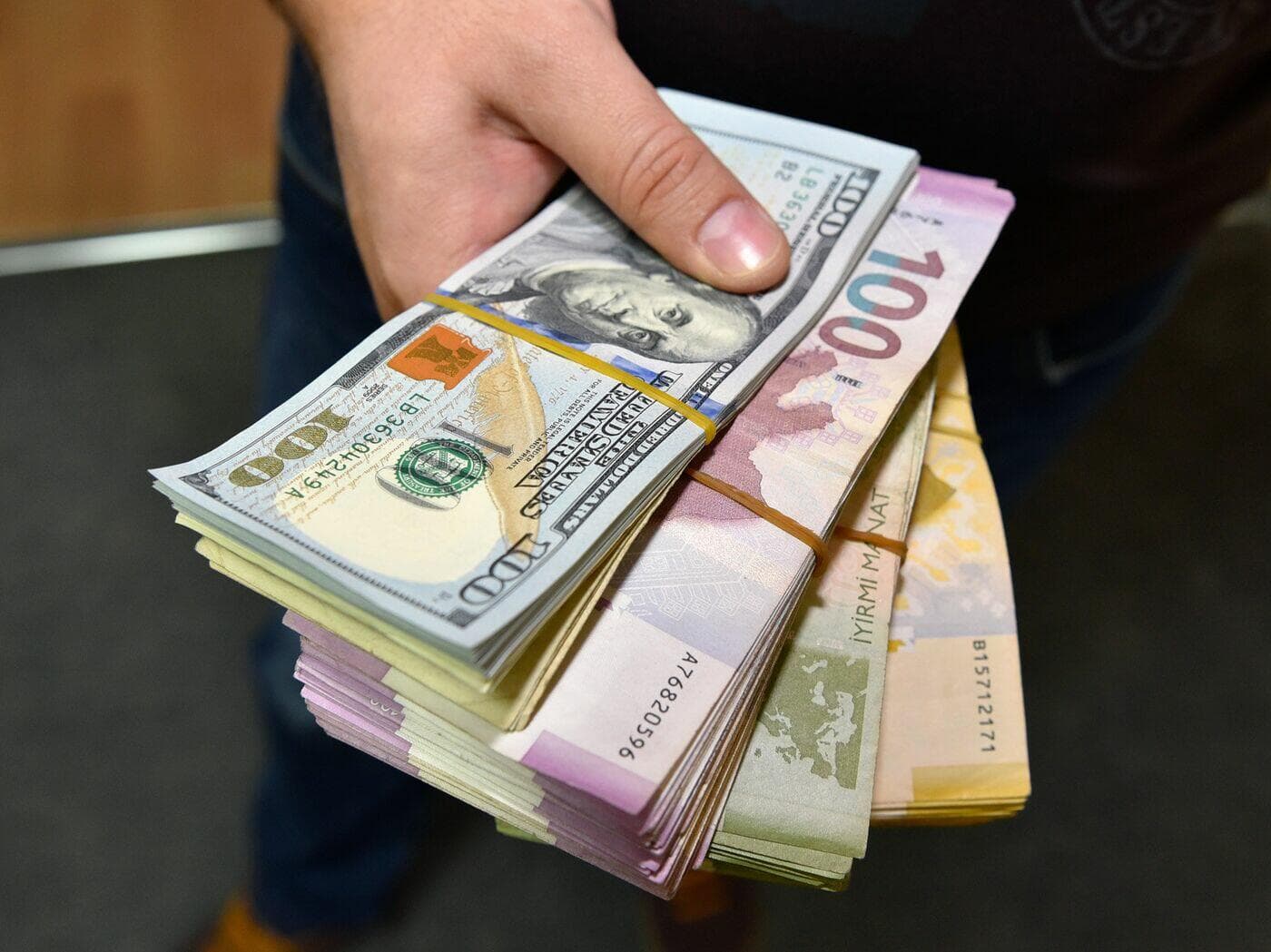 Azərbaycanda 27 vəzifəli şəxs <span style="color:#ff0000">CƏRİMƏLƏNDİ</span>