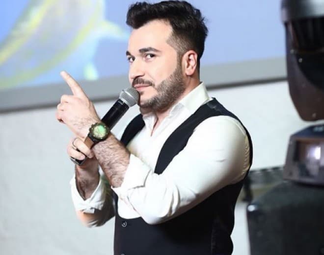 Müğənni Elvin Abdullayev <span style="color:#ff0000">CƏRİMƏLƏNDİ</span>