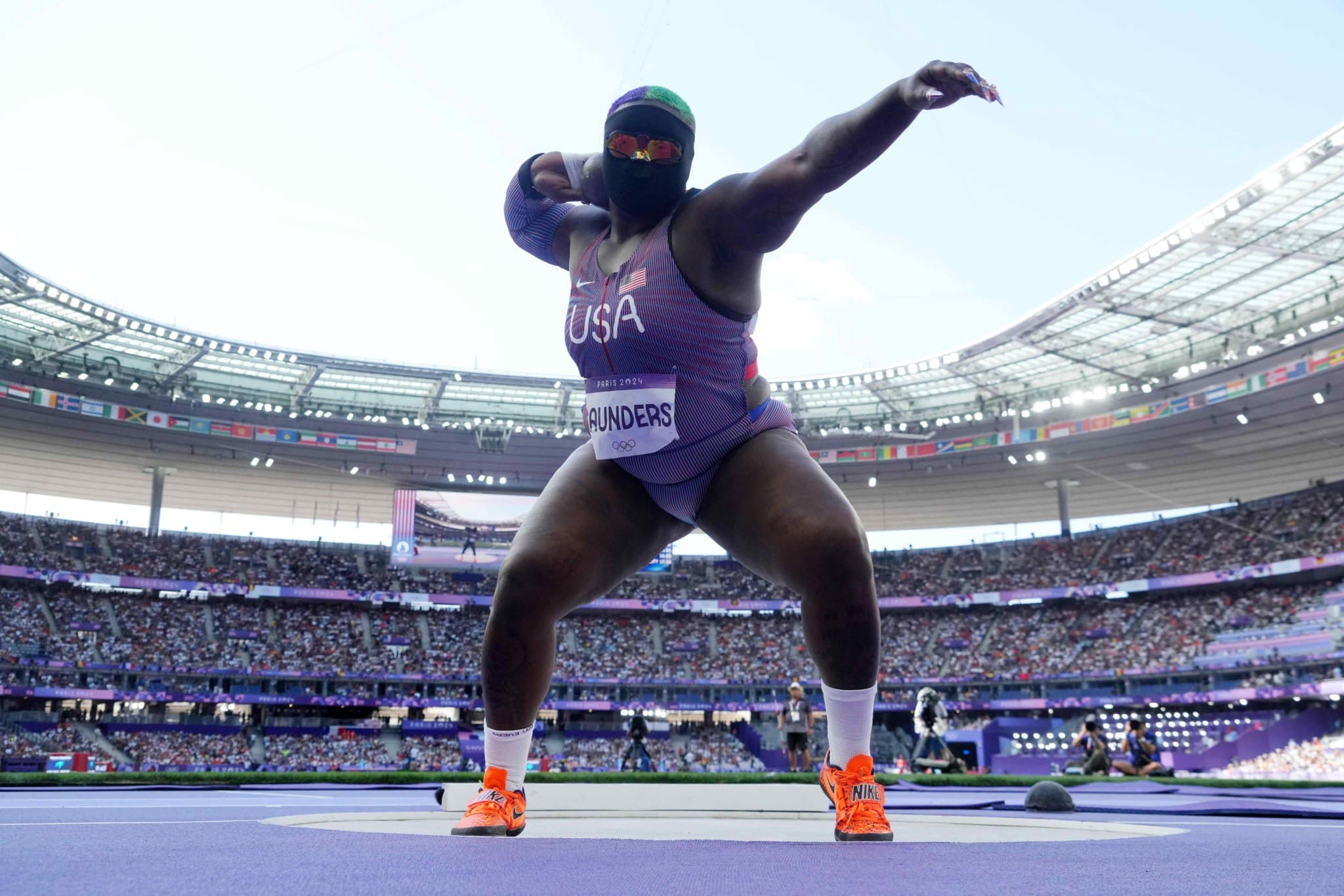 Amerikalı görünüşü ilə diqqət çəkdi: Kanadalı porno ulduz medal qazandı - FOTOLAR