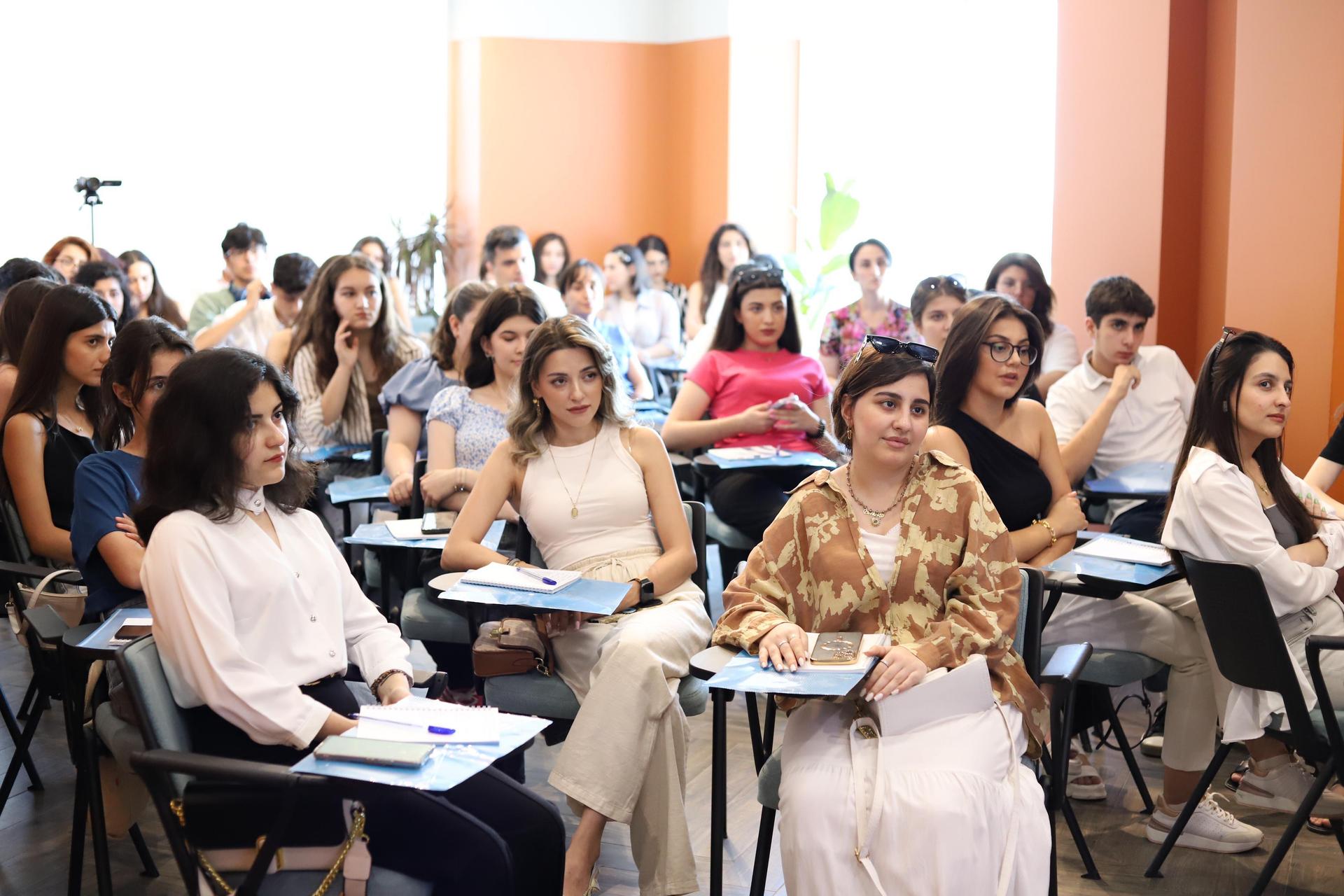 GSM tərəfindən "Gənclərin karyera quruculuğu məktəbi" adlı layihə həyata keçirildi