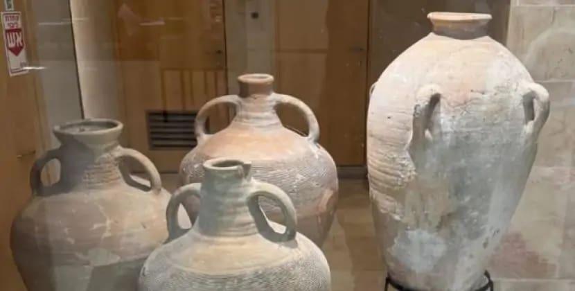 Uşaq muzeydə 3500 illik küpəni sındırdı - FOTO