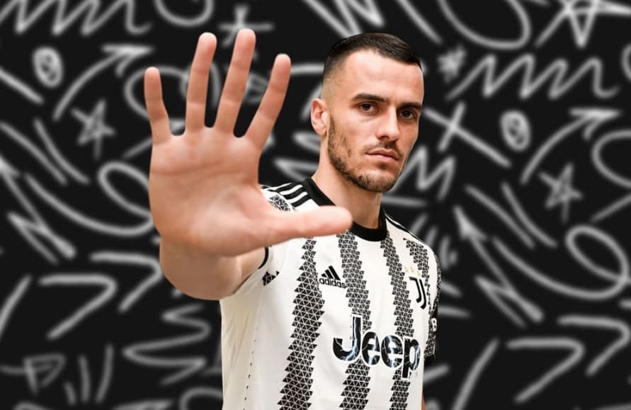 
&quot;Qalatasaray&quot; &quot;Yuventus&quot;un yarımmüdafiəçisini transfer edir

