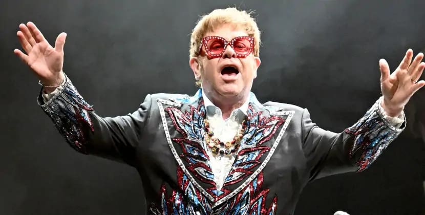Elton Con yoluxucu xəstəlik səbəbindən görmə qabiliyyətini itidi