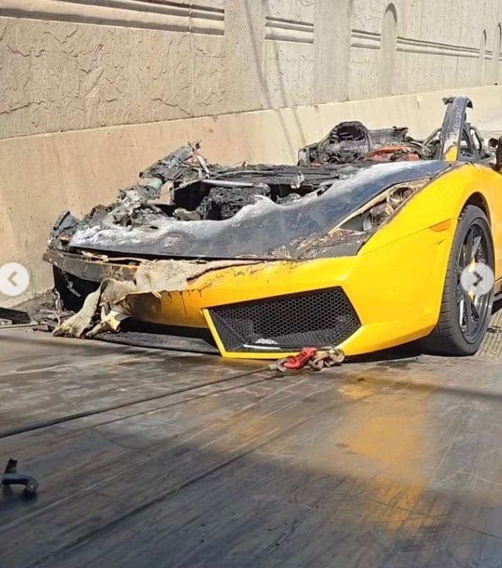 Məhdud buraxılışlı &ldquo;Lamborghini&rdquo; avtomobili yanaraq külə çevrildi - <span style="color:#ff0000">FOTOLAR</span>