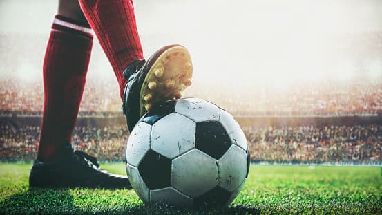 Məşhur ispan futbolçu karyerasını <span style="color:#ff0000"><b>BAŞA VURUR - FOTO</b></span>