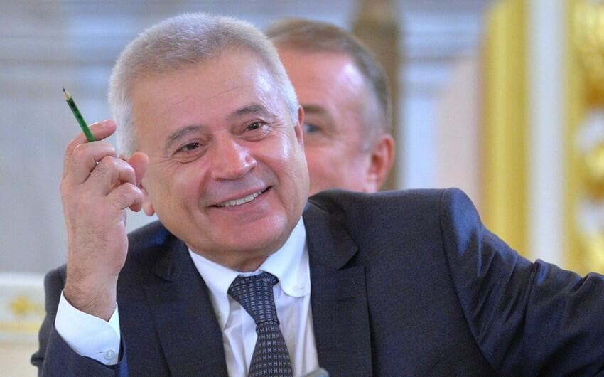 Vahid Ələkbərovun sərvəti <span style="color:#ff0000"><b>KƏSKİN ARTDI - Siyahıda başqa kimlər var?</b></span>