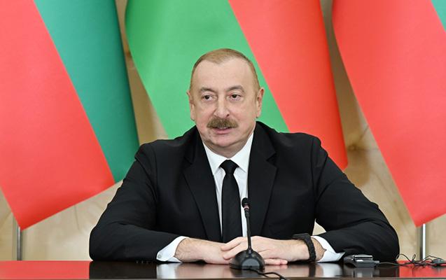 Prezident həmkarını təbrik etdi