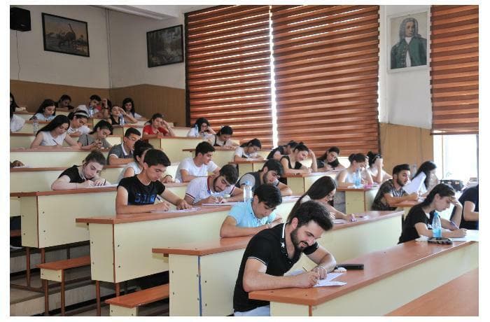 
Azərbaycanda tələbə təqaüdləri nə vaxtdan artırılacaq? - <span style="color:#ff0000">VİDEO</span>
