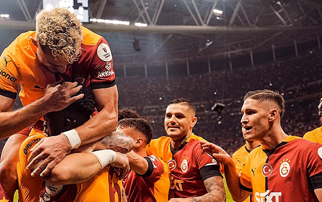 "Qalatasaray" "Beşiktaş"ı məğlub etdi