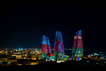 Bakının göydələnləri Azərbaycan bayrağına büründü - FOTO