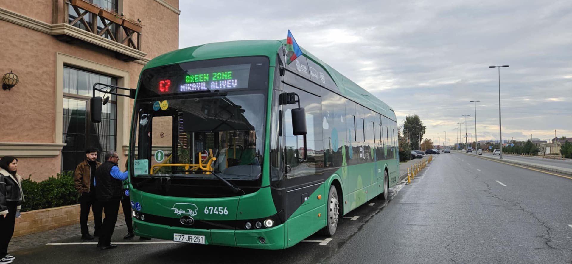 COP29 zolağı: Elektrik mühərrikli avtobusla mediatur - <span style="color:#ff0000"><b>FOTO</b></span>